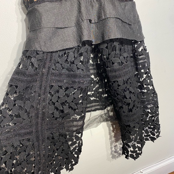 Gorgeous Lace Gown**Small $348 - Picture 5 of 8